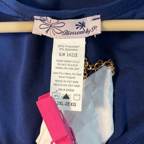 BLOSSOM BY P NAVY BLUE SCOOP NECK 3/4 SLEEVE WITH COPPER COLORED NECKLACE 2XL - Picture 2 of 5